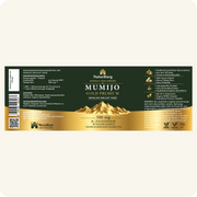 Vollständiges Originaletikett von NaturBurg Mumijo Gold Premium mit 90 veganen Kapseln à 500 mg Himalaya Shilajit-Harz. Grün-goldenes Etikett mit Bergmotiv, Zutaten, Nährwertangaben, Fulvinsäuregehalt, Verzehrempfehlung, Qualitätsmerkmalen, Herstellerangaben, Warnhinweisen und Barcode.