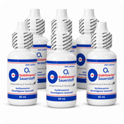 Sechs Flaschen O4 stabilized oxygen – O4 Stabilisierter Sauerstoff mit jeweils 60 ml Hochkonzentrat. 6er-Sparpaket mit insgesamt 360 ml und 350.000 ppm stabilisiertem Sauerstoff, ohne Chlorit und Chlordioxid – Bildgestaltung © NaturBurg.